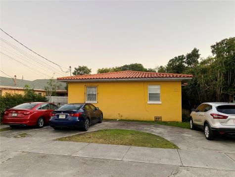 3262 SW 6th Street Miami FL 33135