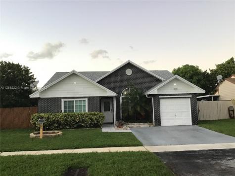 8661 SW 16th Street Pembroke Pines FL 33025