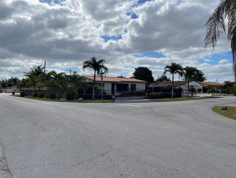 6581 W 12th Court Hialeah FL 33012