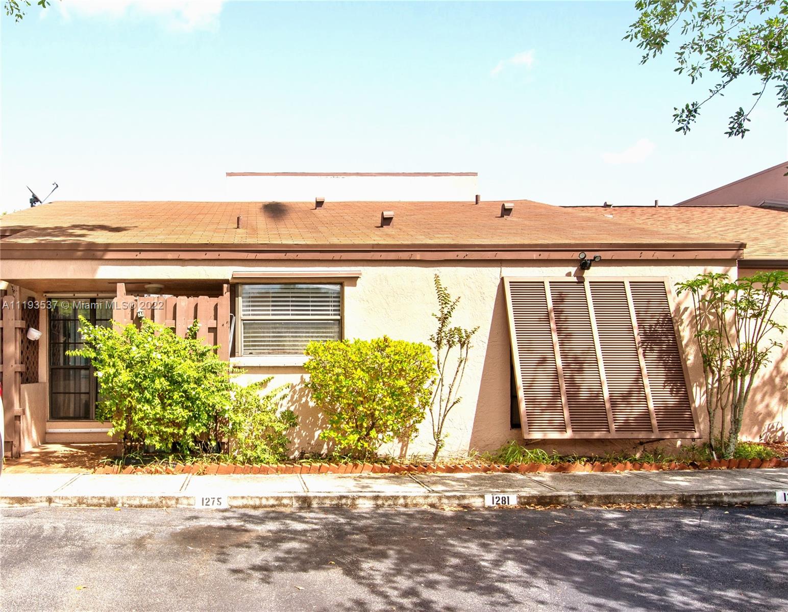 1281 NW 123rd Avenue Pembroke Pines FL 33026