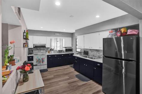 6808 SW 10th Court Pembroke Pines FL 33023