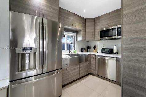 7840 SW 32nd Street Miami FL 33155