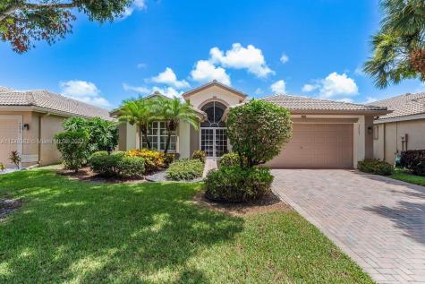 7667 San Carlos Street Boynton Beach FL 33437