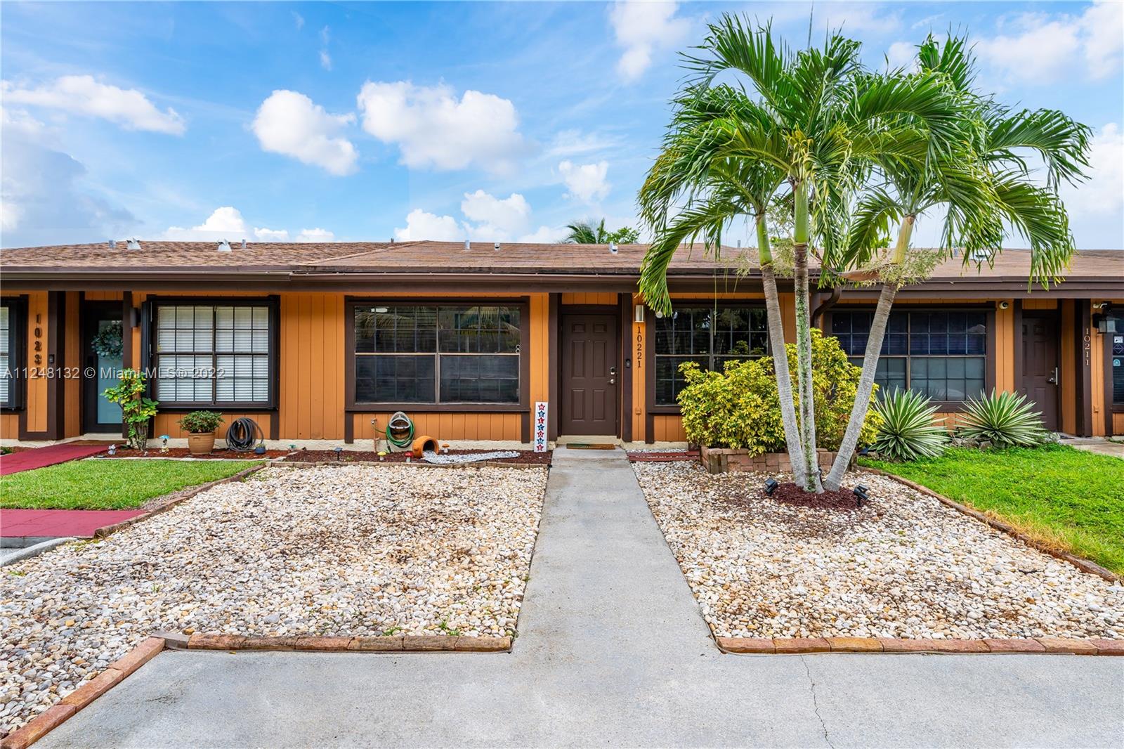 10221 E Cypress Court Pembroke Pines FL 33026