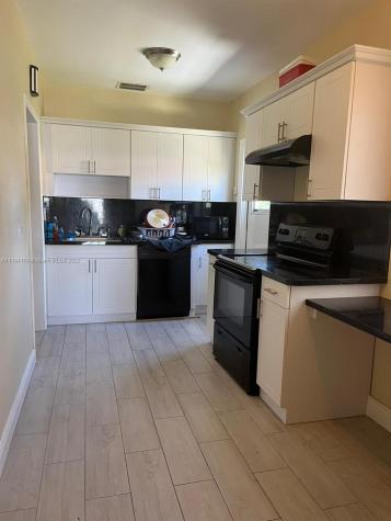 2016 NE 181st Street North Miami Beach FL 33162
