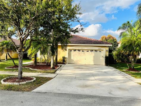 17657 SW 11th Street Pembroke Pines FL 33029