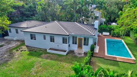 470 NE 52nd Terrace Miami FL 33137