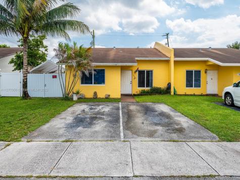 6488 Moseley Street Hollywood FL 33024