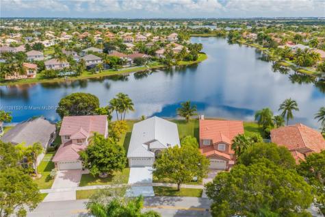 961 SW 176th Avenue Pembroke Pines FL 33029