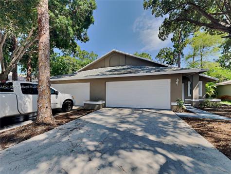 1025 Staghorn Street Wellington FL 33414
