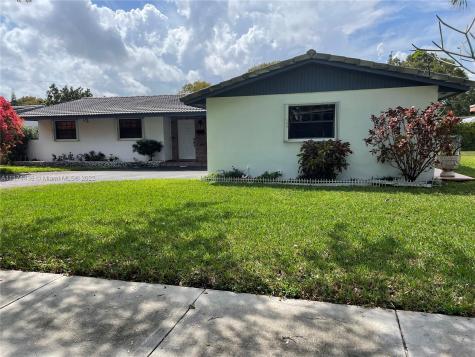 14008 Lake George Court Miami Lakes FL 33014