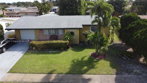 2201 SW 67th Lane Miramar FL 33023