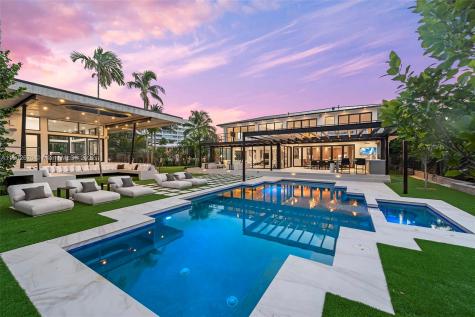 795 Lakeview Drive Miami Beach FL 33140