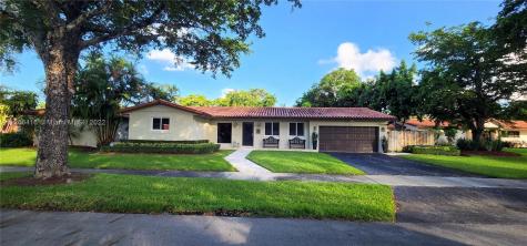 14421 Cedar Court Miami Lakes FL 33014
