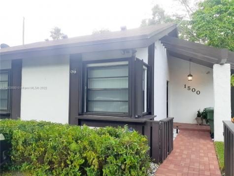 1500 W Sandpiper Circle Pembroke Pines FL 33026