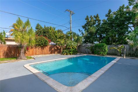 9640 Thanksgiving Drive Cutler Bay FL 33157