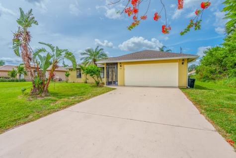 984 SW Cornelia Avenue Port St. Lucie FL 34953