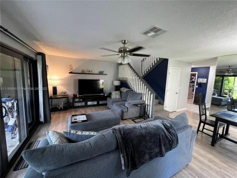9346 NW 49th Place Sunrise FL 33351
