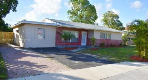 4031 NE 5th Terrace Deerfield Beach FL 33064