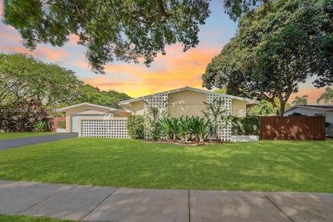 4979 SW 90th Avenue Cooper City FL 33328