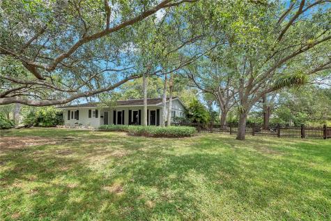 16201 SW 87th Court Palmetto Bay FL 33157