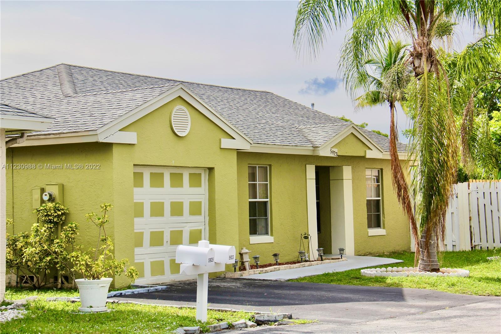 5923 Woodland Point Place Tamarac FL 33319