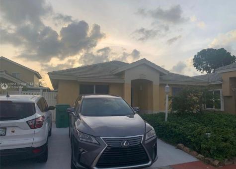 18484 NW 52nd Path Miami Gardens FL 33055