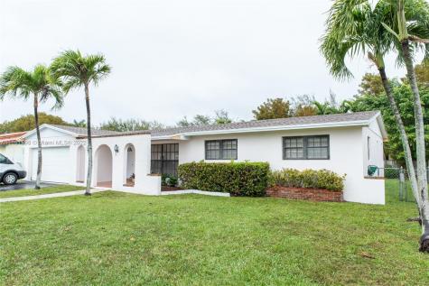 8011 SW 196th Terrace Cutler Bay FL 33189
