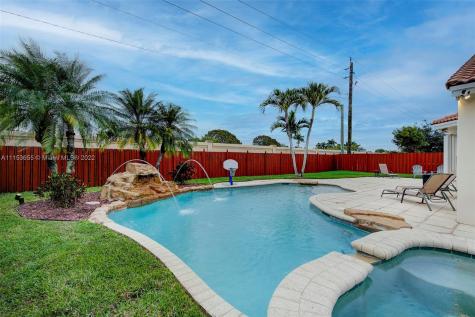 1590 SW 194th Terrace Pembroke Pines FL 33029