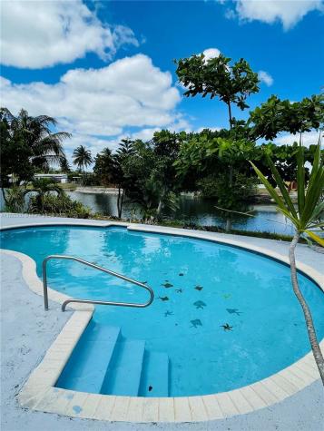 321 NW 39th Street Deerfield Beach FL 33064