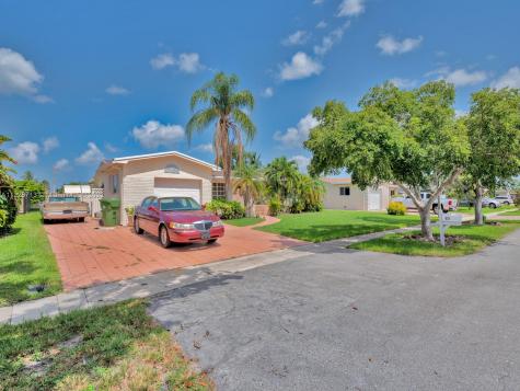 531 NW 93rd Avenue Pembroke Pines FL 33024