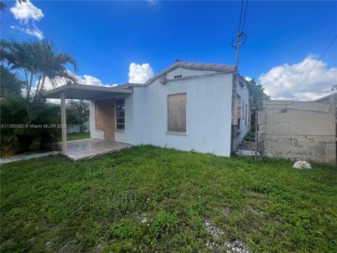 3075 NW 17th Street Miami FL 33125