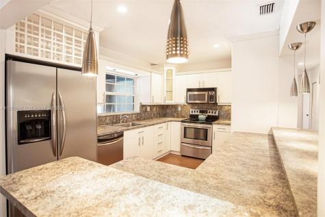 10975 NW 27th Place Sunrise FL 33322