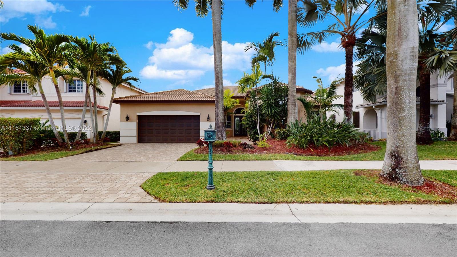 2519 Hunters Run Way Weston FL 33327