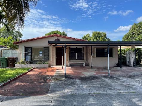 566 W 44th Place Hialeah FL 33012