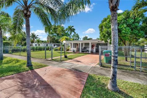 4630 SW 97th Court Miami FL 33165