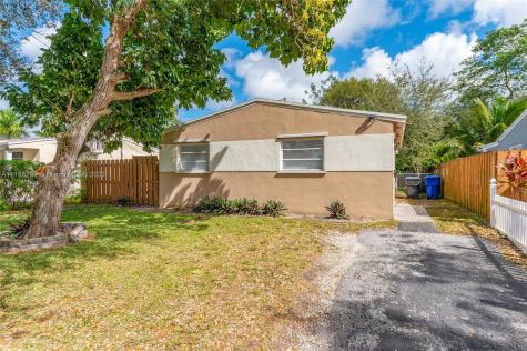 1321 N 64th Avenue Hollywood FL 33024