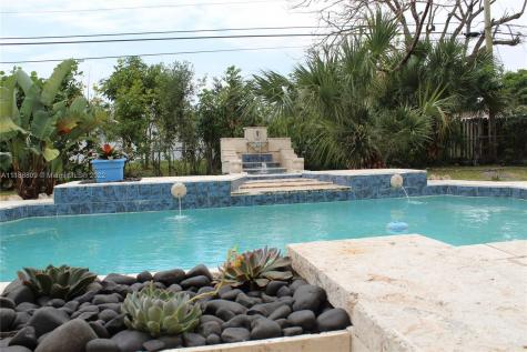 4784 NW 4th Street Plantation FL 33317