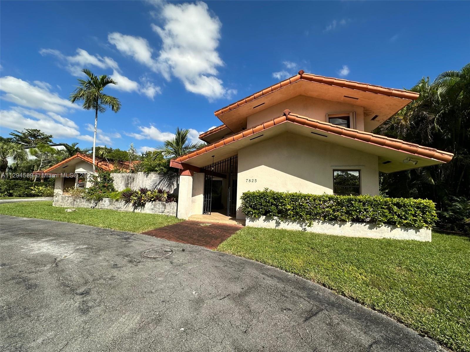 7825 SW 57th Terrace Miami FL 33143