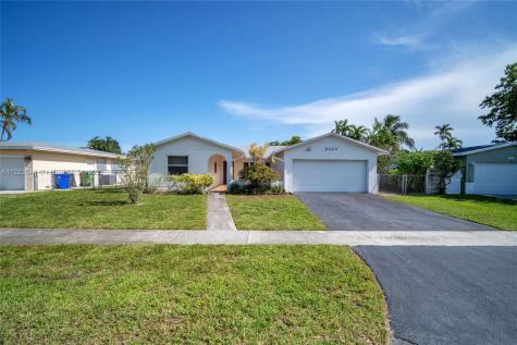 9420 NW 24th Place Pembroke Pines FL 33024