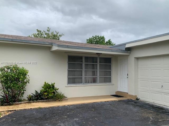 941 NW 89th Terrace Pembroke Pines FL 33024