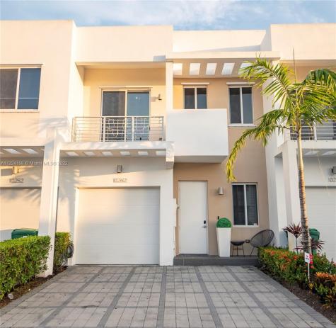 10262 NW 71st Terrace Doral FL 33178