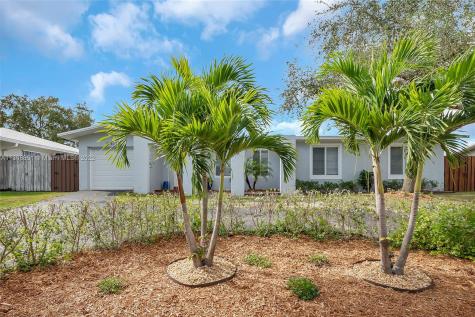 19472 SW 87th Court Cutler Bay FL 33157