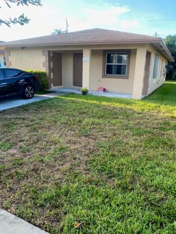 2724 NW 1st Court Pompano Beach FL 33069