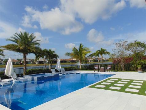 8156 Grand Prix Lane Boynton Beach FL 33472