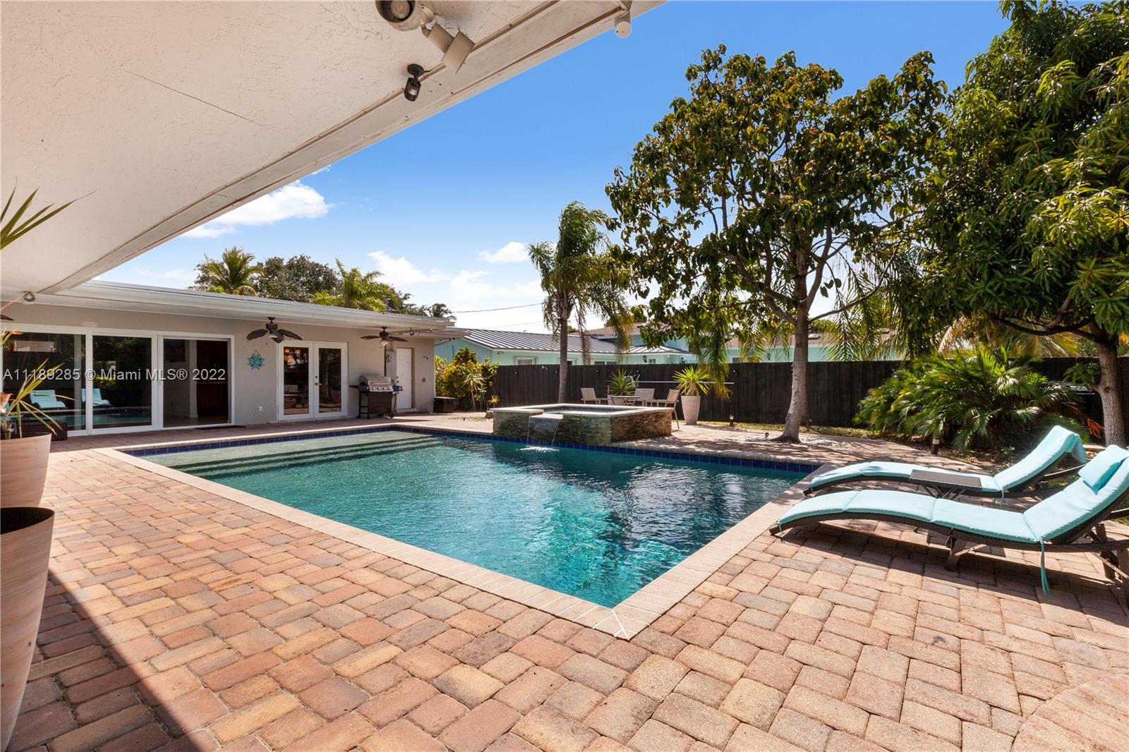633 NW 28th Street Wilton Manors FL 33311