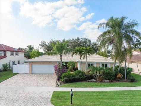 6521 Falconsgate Avenue Davie FL 33331