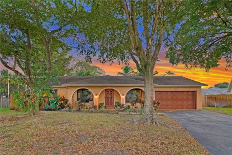 8660 SW 55th Street Cooper City FL 33328