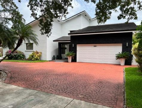 8281 NW 167th Terrace Miami Lakes FL 33016