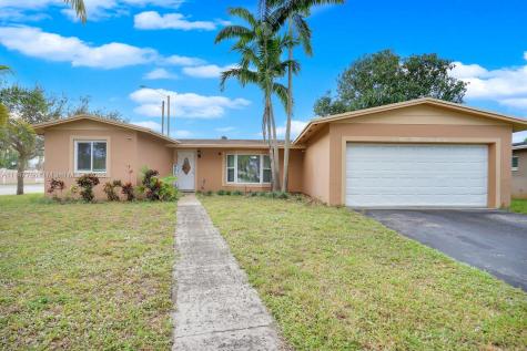 8900 NW 21st Court Pembroke Pines FL 33024